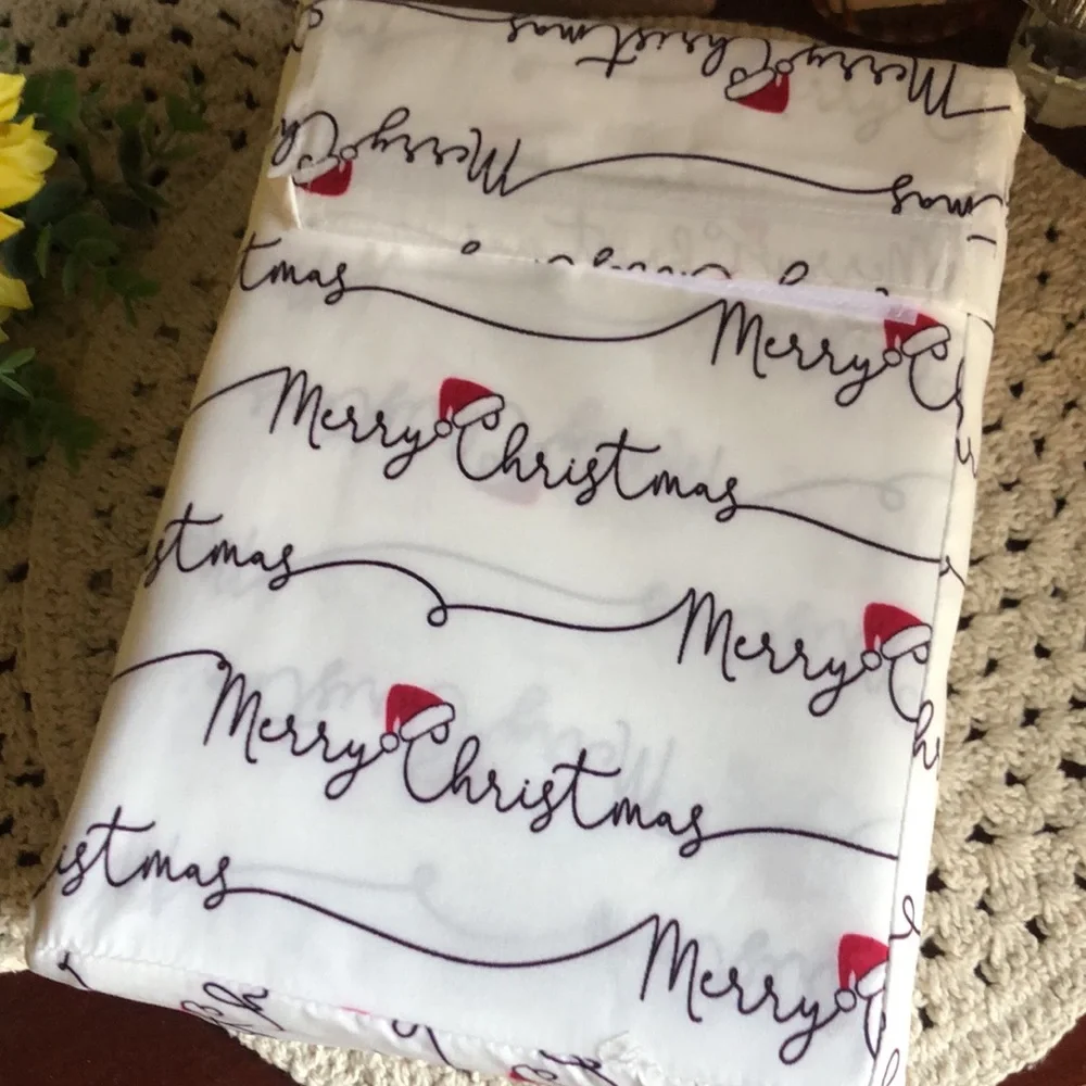 Wellesley Manor Merry Christmas Santa Hat Sheet Set - FULL